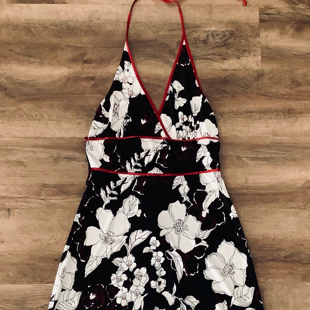 ❤️Speechless Black & White Floral Halter Dress Red